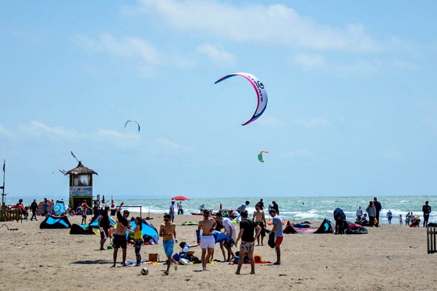 Fiumicino e Fregene: la stagione balneare è aperta anche per gli amanti del kitesurf